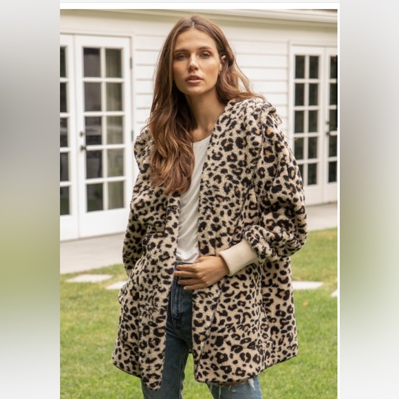 Hem & Thread Sweaters - 🆕Cardigan Oversized Hooded Cozy Open With Pockets Leopard Animal Print OSFM